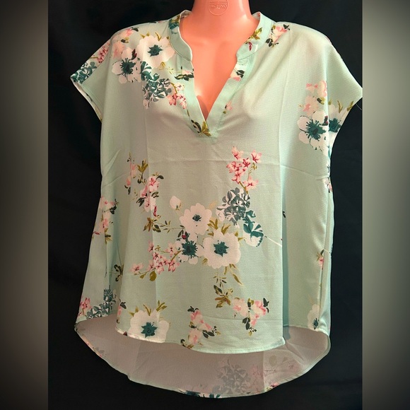 SHEIN Tops - SHEIN Mint Green Floral Print Vneck Hi Lo Lightweight SZ LG Women's Blouse New